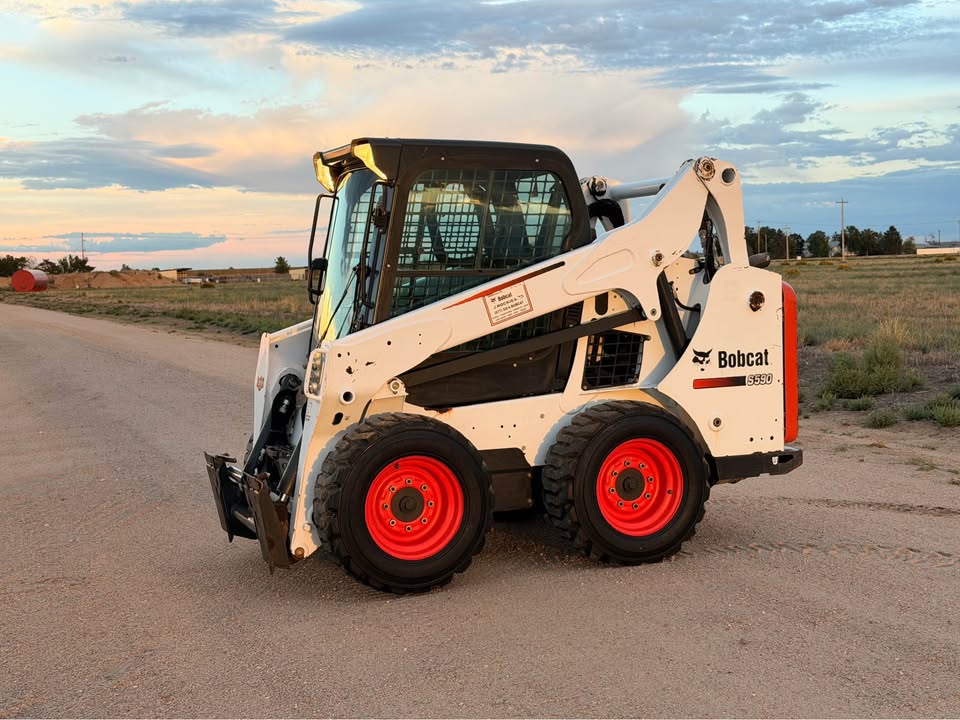2015 Bobcat Skidsteer 2 Speed with Quick Attach Cab AC and Heat S590